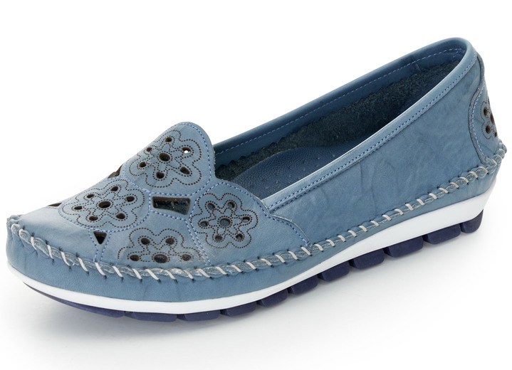 Damenmode - Gemini Mokassin-Slipper aus luftig perforiertem Rind-Nappaleder, in Größe 035 bis 041, in Farbe JEANSBLAU Ansicht 1