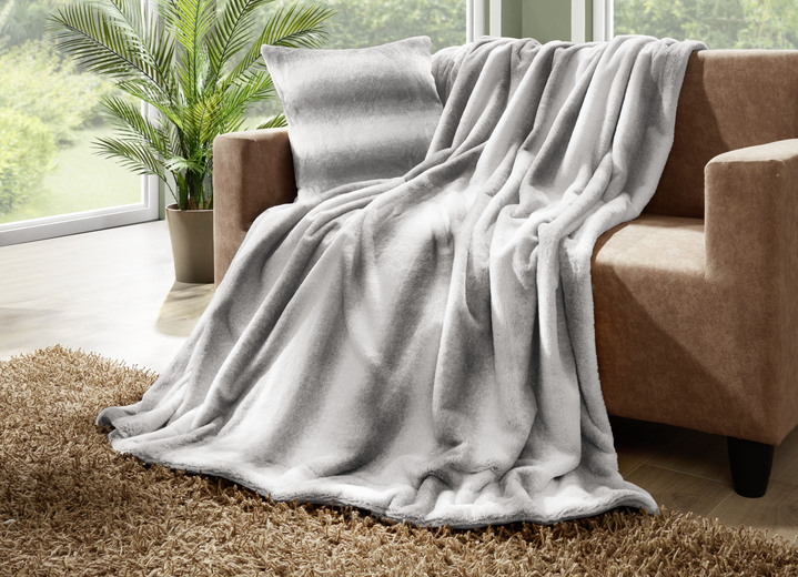 Decken - Wohndecke und Kissenbezug aus Kaninchenfell-Imitat, in Größe 225 (Wohndecke, 150x200 cm) bis 905 (Kissenbezug, 50x 50 cm), in Farbe GRAU Ansicht 1